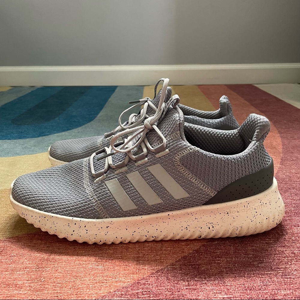 Gently used Men’s Adidas Grey White Speckled Soles Sneakers Slip On